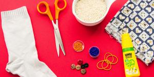 Cum să faci un om de zăpadă din șosete